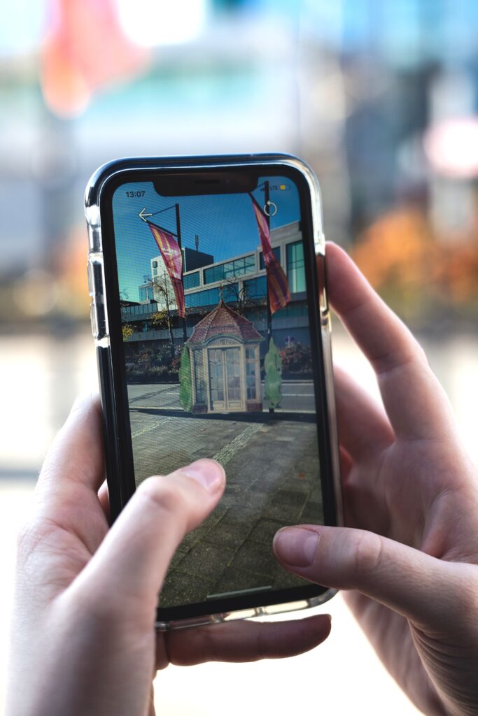 SMO Garten Neu Gesehen App AR Darstellung Pavillion, © Stadtmuseum Oldenburg Auf der Garten App des Stadtmuseums Oldenburg wird in Augmented Reality der ehemalige Pavillon aus dem Garten von Theodor Francksen angezeigt, © Stadtmuseum Oldenburg