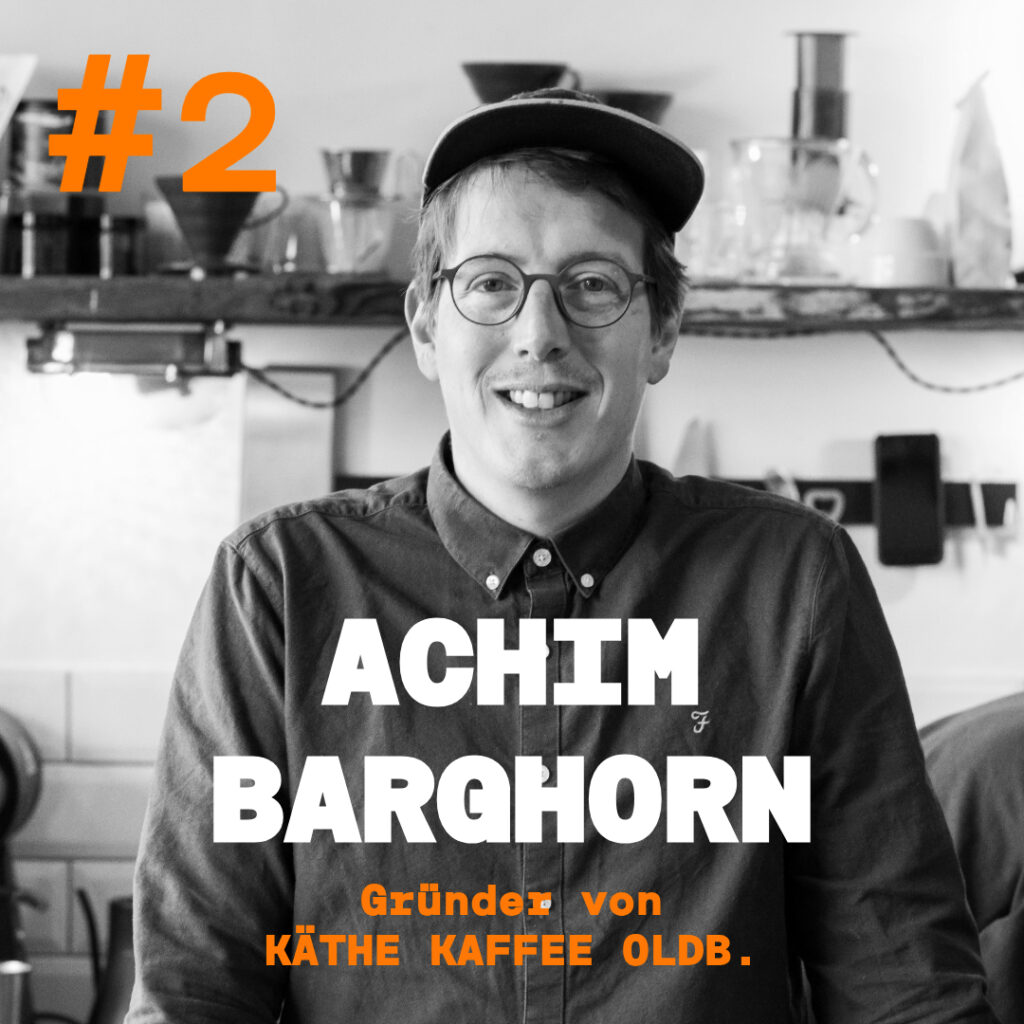 Titelbild Staffel 2, Folge 2 mit Achim Barghorn, © Stadtmuseum Oldenburg Titelbild mit Gründer von Käthe Kaffee Oldenburg Achim Barghorn, schwarzweiß, © Stadtmuseum Oldenburg