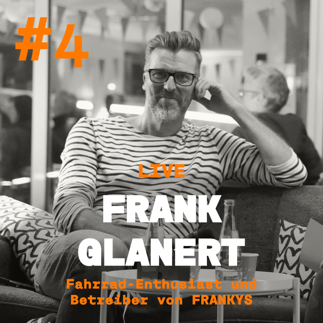 Titelbild mit Betreiber von Frankys Frank Glanert, schwarzweiß, © Stadtmuseum Oldenburg