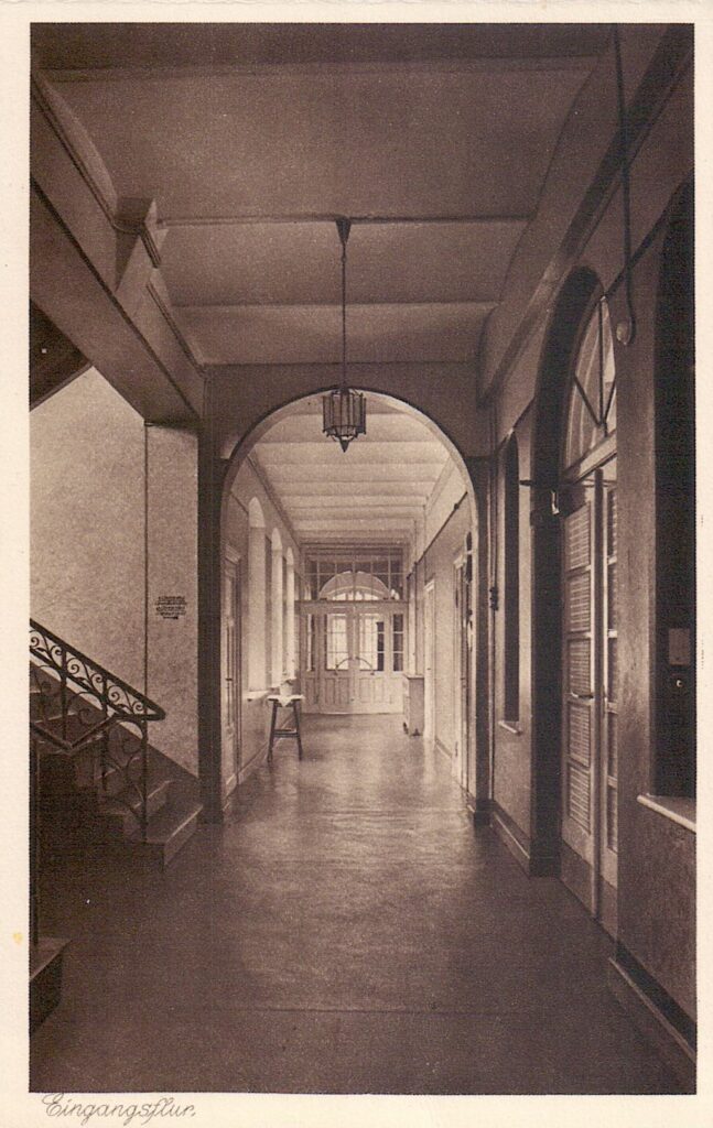 Blick in die alte Eingangshalle des Evangelischen Krankenhauses, © Stadtmuseum Oldenburg.