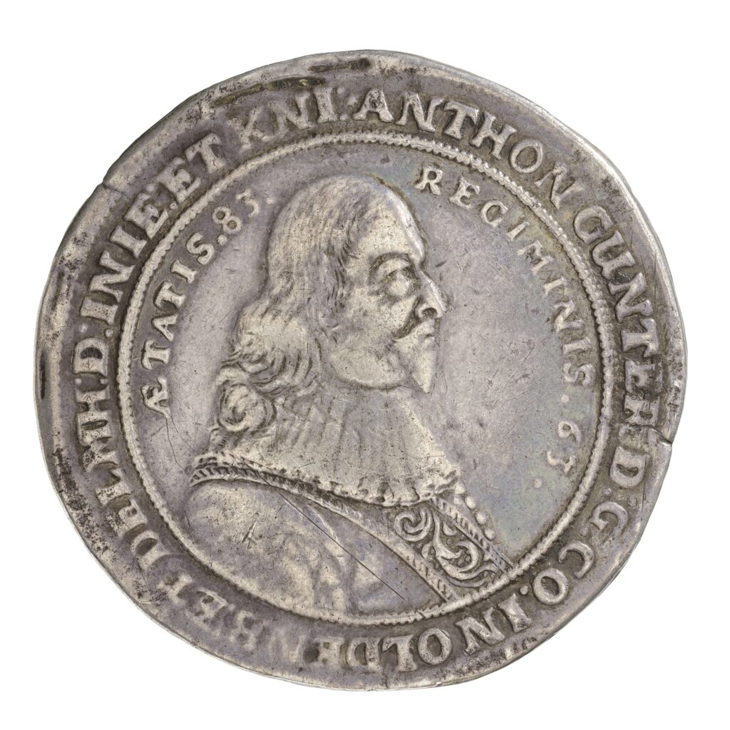 Silbertaler mit Profil von Graf Anton Günther, 1666, © Stadtmuseum Oldenburg, MM 236 Silbertaler mit Profil von Graf Anton Günther, 1666, © Stadtmuseum Oldenburg, MM 236