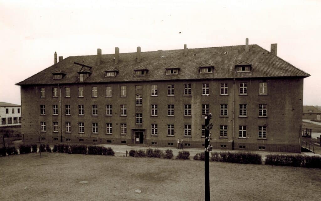 01 BA 15504 Hindenburg Kaserne 1950 Block 12 Block 12 der Hindenburgkaserne um 1950.