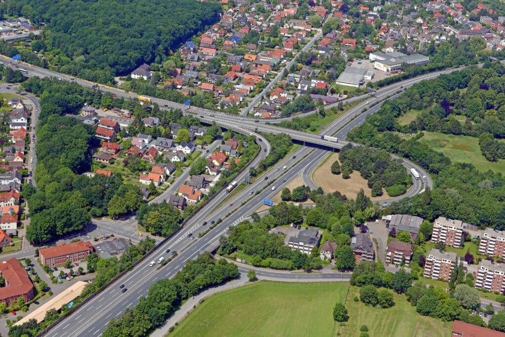 Das Autobahndreieck West verbindet die A 28 mit der A 293.