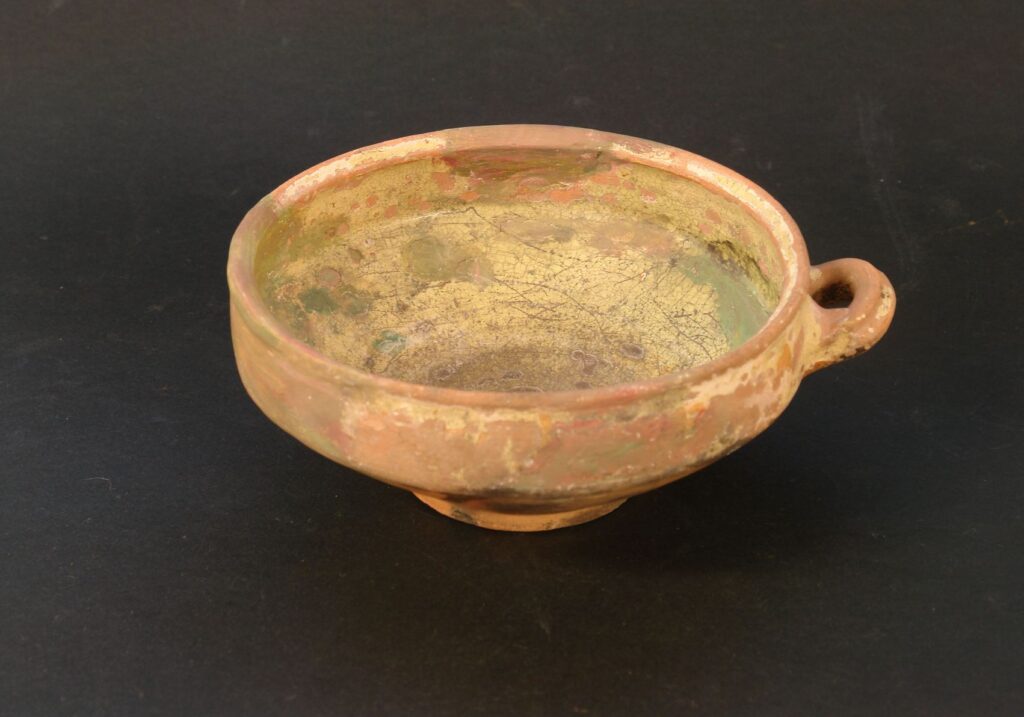 Abb. 3 Schale, 18. Jahrhundert, 1975 im Klosterteich Blankenburg gefunden.