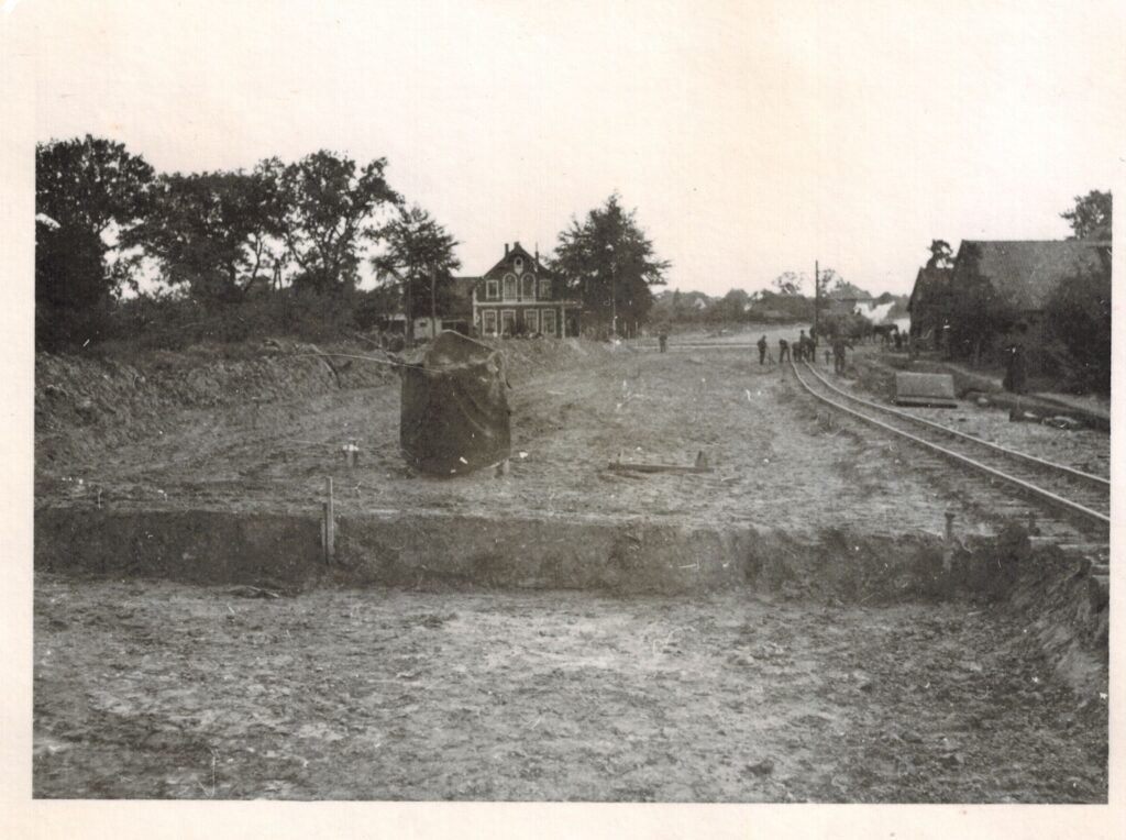 Bau der Umgehungsstraße auf Höhe der Alexanderstraße um 1944.
