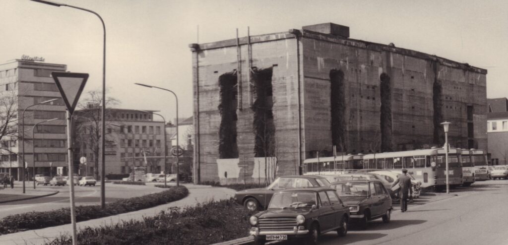 Abb8 BunkerMoslestraßeEcke Bundesbahnweg 1973 Bunker Moslestraße/Ecke Bundesbahnweg, 1973.