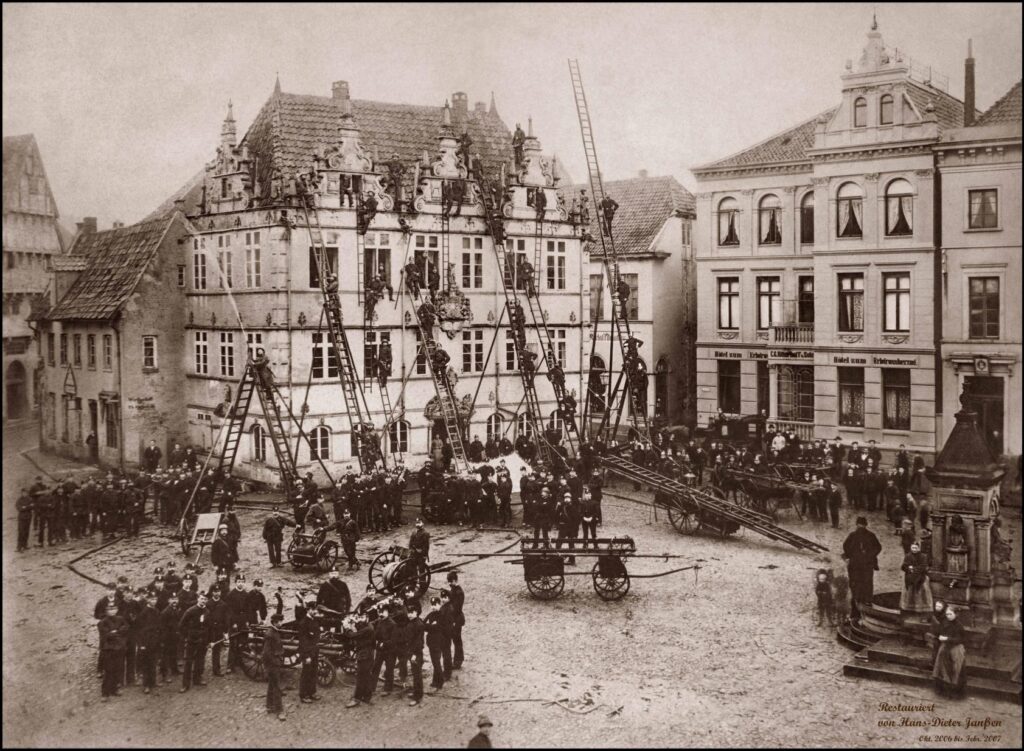 Images 1 Feuerwehrübung am Oldenburger Rathaus um 1882.