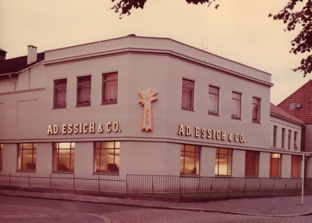 07 BA 32635 Ofenerstr Ecke Westerstr Buchdruckerei Essich Um 1975 Die Vorderansicht der Druckerei Adolf Essich, ehem. „Rudelsburg“, wenige Jahre vor dem Abriss um 1975.