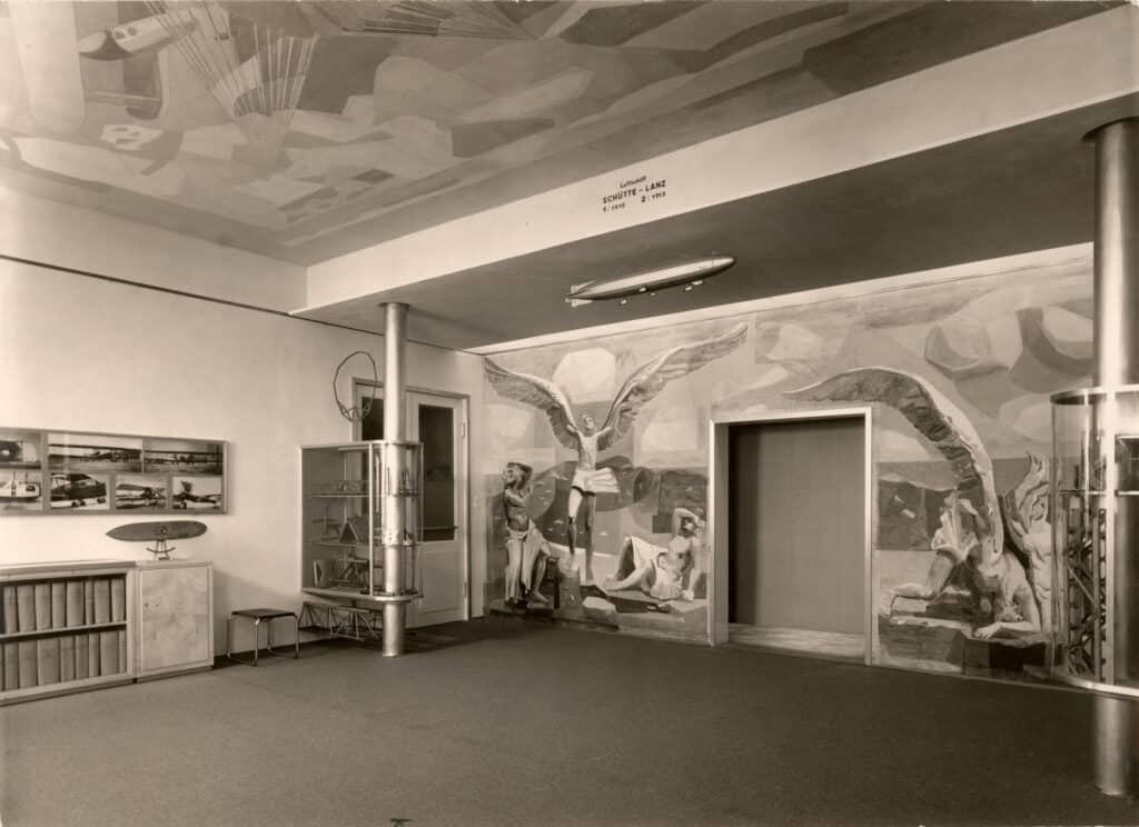 8 Ba 1605 Landesmuseum Wandgemaelde Das Wandgemälde in der Ehrenhalle ist von Künstler Adolf Niemann, einem der Begründer der avantgardistischen Malerei im Land Oldenburg, ohne Jahr.