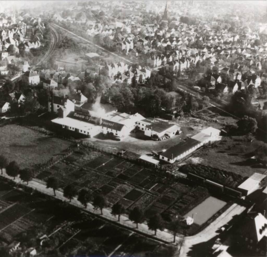Firmengelände Bavaria-St. Pauli Brauerei an der Ziegelhofstraße, 1957.