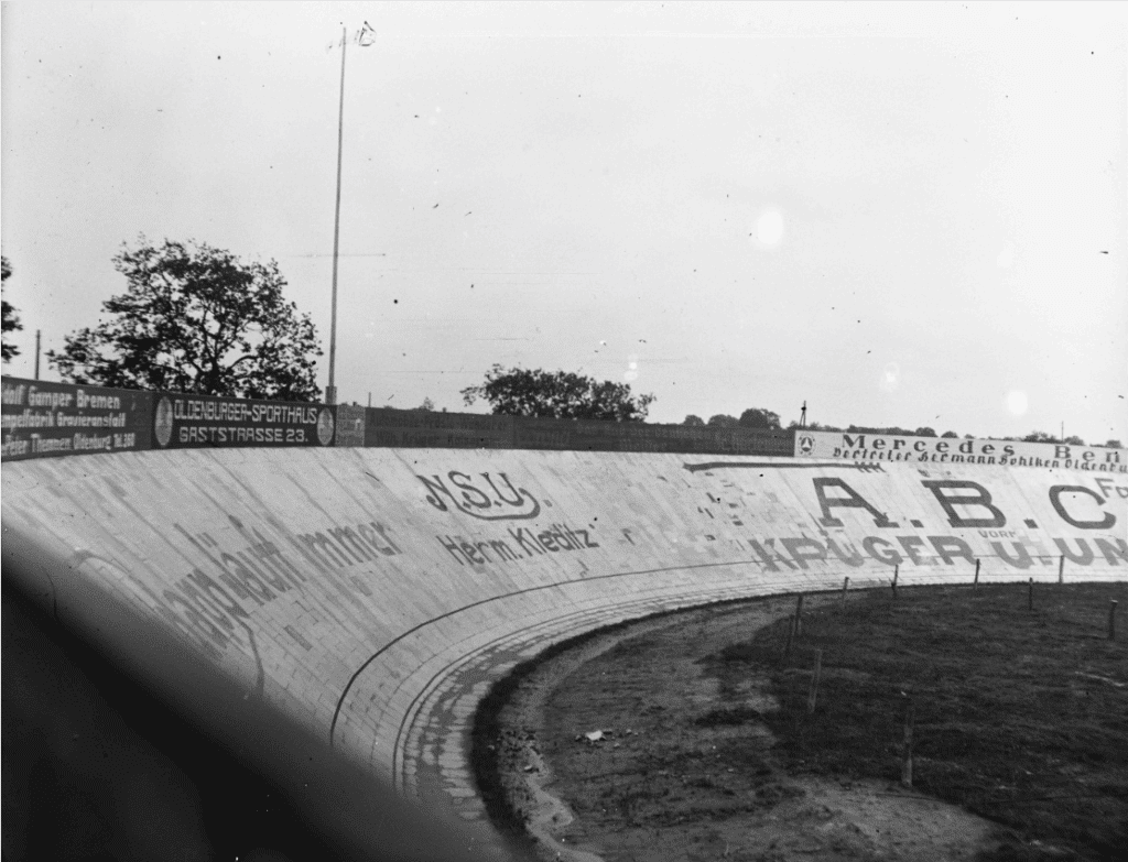 Abbildung 5 Die Radrennbahn In Bloherfelde Nach Der Modernisierung 1927 Die Radrennbahn in Bloherfelde nach der Modernisierung 1927.