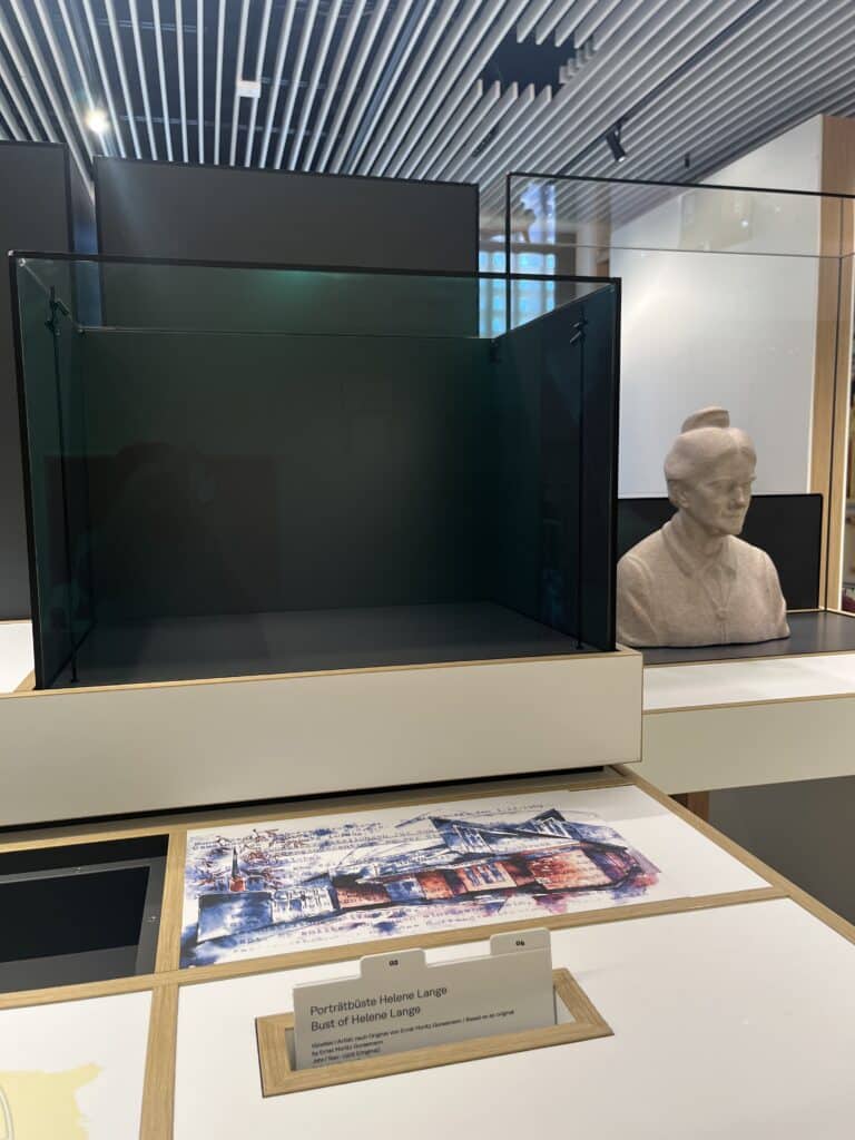 Freivitrine 3